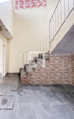 Casa à venda com 273m², 5 quartos e 3 vagas Casa à venda com 273m², 5 quartos e 3 vagasÁrea de Serviço