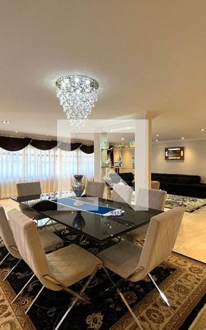 Casa à venda com 360m², 3 quartos e 12 vagas Casa à venda com 360m², 3 quartos e 12 vagasSala