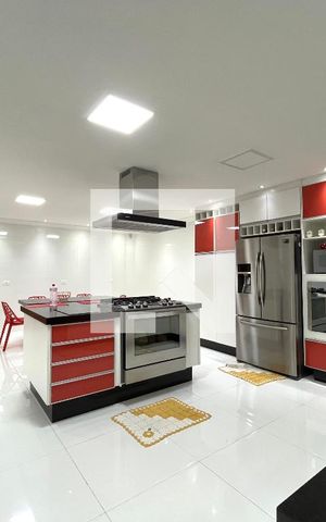 Casa à venda com 360m², 3 quartos e 12 vagas Casa à venda com 360m², 3 quartos e 12 vagasCozinha