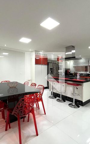 Casa à venda com 360m², 3 quartos e 12 vagas Casa à venda com 360m², 3 quartos e 12 vagasCozinha