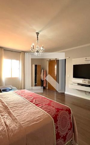 Casa à venda com 360m², 3 quartos e 12 vagas Casa à venda com 360m², 3 quartos e 12 vagasSuite 1