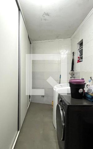 Casa à venda com 360m², 3 quartos e 12 vagas Casa à venda com 360m², 3 quartos e 12 vagasÁrea de Serviço