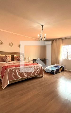 Casa à venda com 360m², 3 quartos e 12 vagas Casa à venda com 360m², 3 quartos e 12 vagasSuite 1