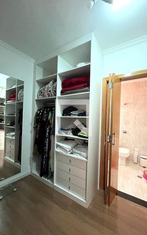 Casa à venda com 360m², 3 quartos e 12 vagas Casa à venda com 360m², 3 quartos e 12 vagasCloset da Suíte 1