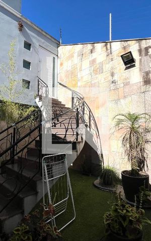 Casa à venda com 360m², 3 quartos e 12 vagas Casa à venda com 360m², 3 quartos e 12 vagasEntrada