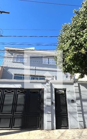 Casa à venda com 360m², 3 quartos e 12 vagas Casa à venda com 360m², 3 quartos e 12 vagasFachada