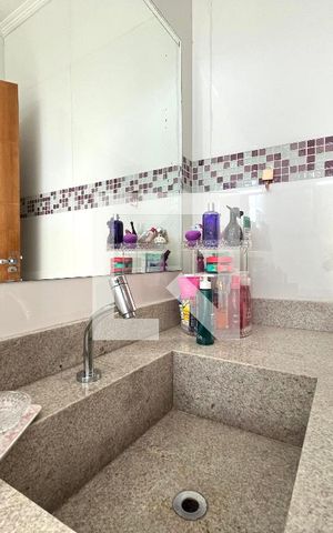 Casa à venda com 360m², 3 quartos e 12 vagas Casa à venda com 360m², 3 quartos e 12 vagasBanheiro da Suíte 2
