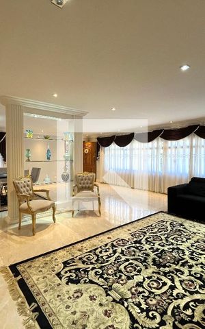 Casa à venda com 360m², 3 quartos e 12 vagas Casa à venda com 360m², 3 quartos e 12 vagasSala