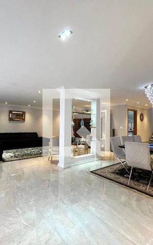 Casa à venda com 360m², 3 quartos e 12 vagas Casa à venda com 360m², 3 quartos e 12 vagasSala