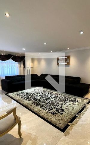 Casa à venda com 360m², 3 quartos e 12 vagas Casa à venda com 360m², 3 quartos e 12 vagasSala