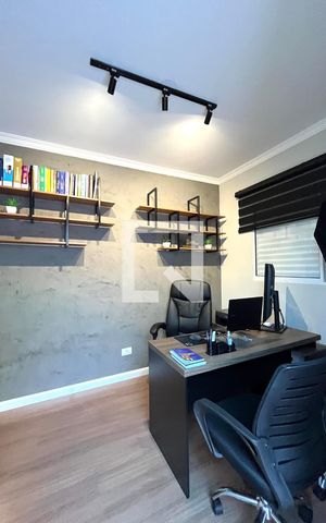 Casa à venda com 360m², 3 quartos e 12 vagas Casa à venda com 360m², 3 quartos e 12 vagasEscritório