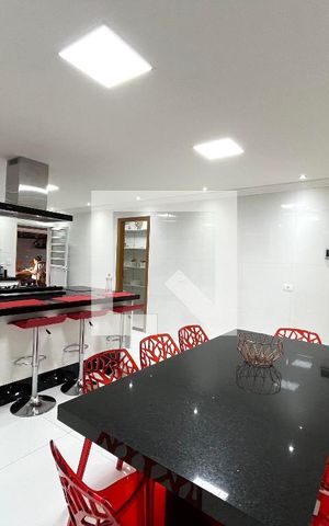 Casa à venda com 360m², 3 quartos e 12 vagas Casa à venda com 360m², 3 quartos e 12 vagasCozinha
