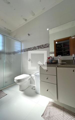 Casa à venda com 360m², 3 quartos e 12 vagas Casa à venda com 360m², 3 quartos e 12 vagasBanheiro da Suíte 2