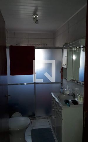 Casa à venda com 320m², 3 quartos e 2 vagas Casa à venda com 320m², 3 quartos e 2 vagasBanheiro