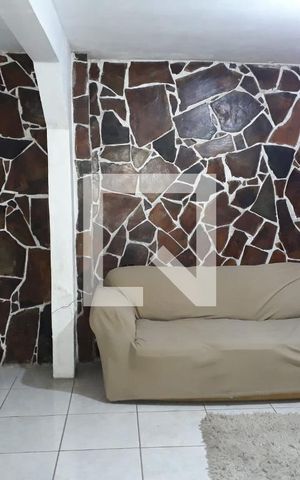 Casa à venda com 320m², 3 quartos e 2 vagas Casa à venda com 320m², 3 quartos e 2 vagasSala