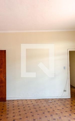Casa à venda com 300m², 4 quartos e 4 vagasSuíte