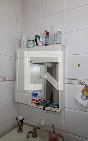Casa à venda com 220m², 4 quartos e 6 vagasQuarto 2 - Banheiro