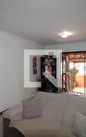 Casa à venda com 220m², 4 quartos e 6 vagasSala