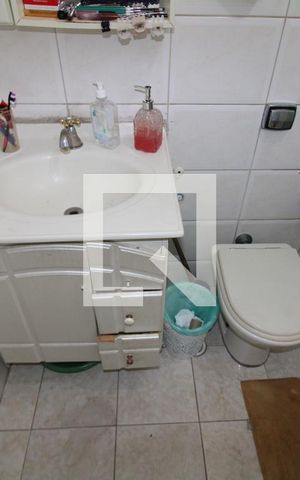 Casa à venda com 220m², 4 quartos e 6 vagasQuarto 2 - Banheiro