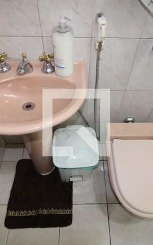 Casa à venda com 220m², 4 quartos e 6 vagasBanheiro 2