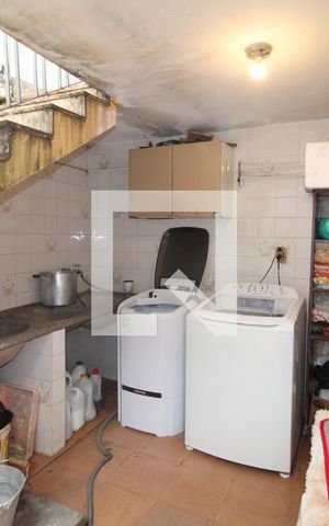 Casa à venda com 220m², 4 quartos e 6 vagasÁrea de Serviço
