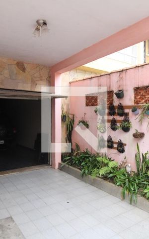Casa à venda com 220m², 4 quartos e 6 vagasGaragem