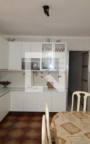 Casa à venda com 220m², 4 quartos e 6 vagasCozinha