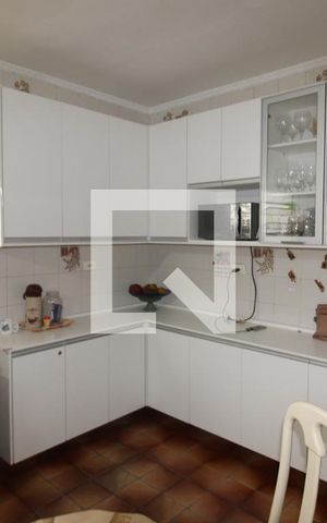 Casa à venda com 220m², 4 quartos e 6 vagasCozinha