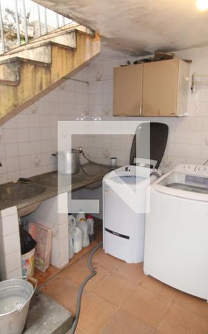 Casa à venda com 220m², 4 quartos e 6 vagasÁrea de Serviço