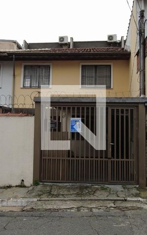 Casa à venda com 80m², 2 quartos e 1 vagaFachada