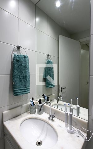 Apartamento para alugar com 59m², 2 quartos e 1 vaga Apartamento para alugar com 59m², 2 quartos e 1 vagaBanheiro da Suíte