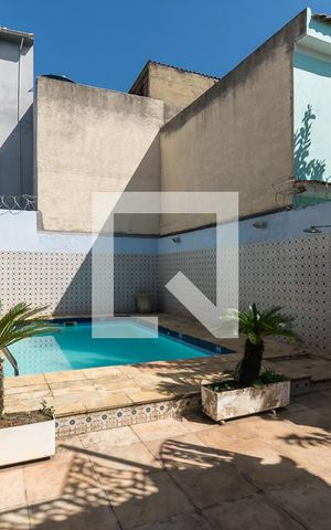 Casa à venda com 252m², 4 quartos e 5 vagas Casa à venda com 252m², 4 quartos e 5 vagasVaranda gourmet