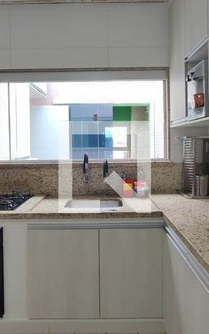 Casa à venda com 170m², 3 quartos e 4 vagas Casa à venda com 170m², 3 quartos e 4 vagasCozinha