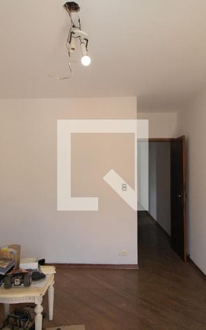 Casa à venda com 300m², 4 quartos e 8 vagas Casa à venda com 300m², 4 quartos e 8 vagasQuarto 1