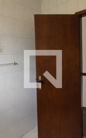 Casa à venda com 300m², 4 quartos e 8 vagas Casa à venda com 300m², 4 quartos e 8 vagasBanheiro da Suíte