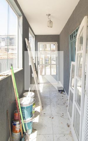 Casa à venda com 300m², 4 quartos e 8 vagas Casa à venda com 300m², 4 quartos e 8 vagasVaranda