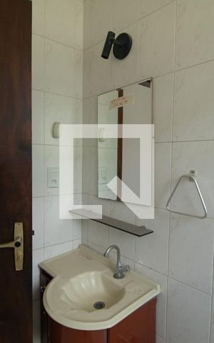 Casa à venda com 300m², 4 quartos e 8 vagas Casa à venda com 300m², 4 quartos e 8 vagasBanheiro