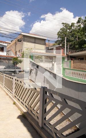 Casa à venda com 300m², 4 quartos e 8 vagas Casa à venda com 300m², 4 quartos e 8 vagasÁrea Externa