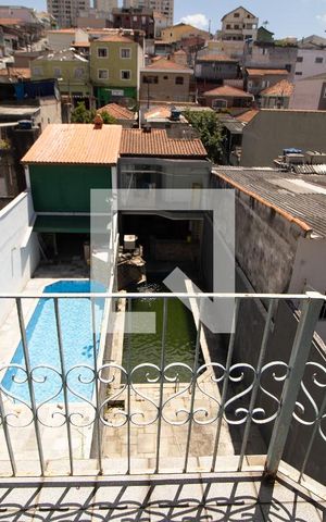 Casa à venda com 300m², 4 quartos e 8 vagas Casa à venda com 300m², 4 quartos e 8 vagasVaranda