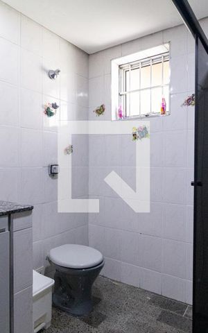 Casa à venda com 127m², 3 quartos e 2 vagas Casa à venda com 127m², 3 quartos e 2 vagasBanheiro 2