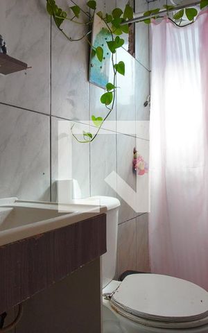 Casa à venda com 36m², 2 quartos e sem vagaBanheiro Corredor