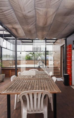 Casa à venda com 285m², 4 quartos e 2 vagas Casa à venda com 285m², 4 quartos e 2 vagasÁrea externa