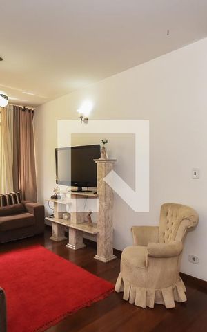 Casa para alugar com 356m², 3 quartos e 4 vagas Casa para alugar com 356m², 3 quartos e 4 vagasSala de Tv
