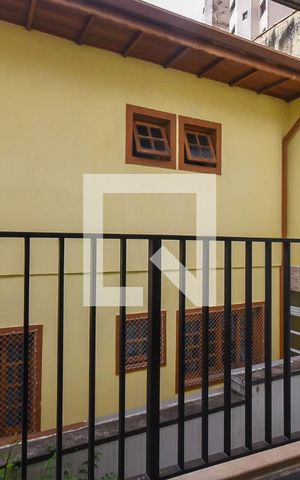 Casa para alugar com 356m², 3 quartos e 4 vagas Casa para alugar com 356m², 3 quartos e 4 vagasVaranda da Suíte 2