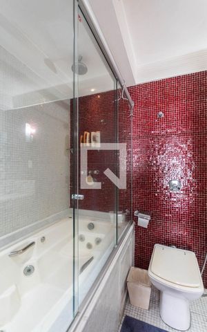 Apartamento à venda com 240m², 3 quartos e 2 vagasBanheiro Suíte