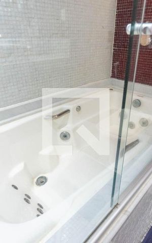 Apartamento à venda com 240m², 3 quartos e 2 vagasBanheiro Suíte