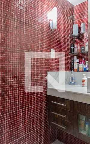 Apartamento à venda com 240m², 3 quartos e 2 vagasBanheiro Suíte