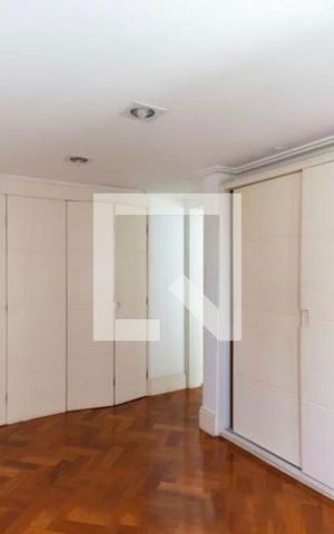 Apartamento à venda com 140m², 2 quartos e 2 vagas Apartamento à venda com 140m², 2 quartos e 2 vagasQuarto