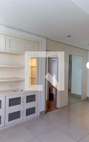Apartamento à venda com 140m², 2 quartos e 2 vagas Apartamento à venda com 140m², 2 quartos e 2 vagasQuarto