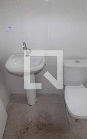 Casa de condomínio para alugar com 65m², 2 quartos e sem vagaBanheiro